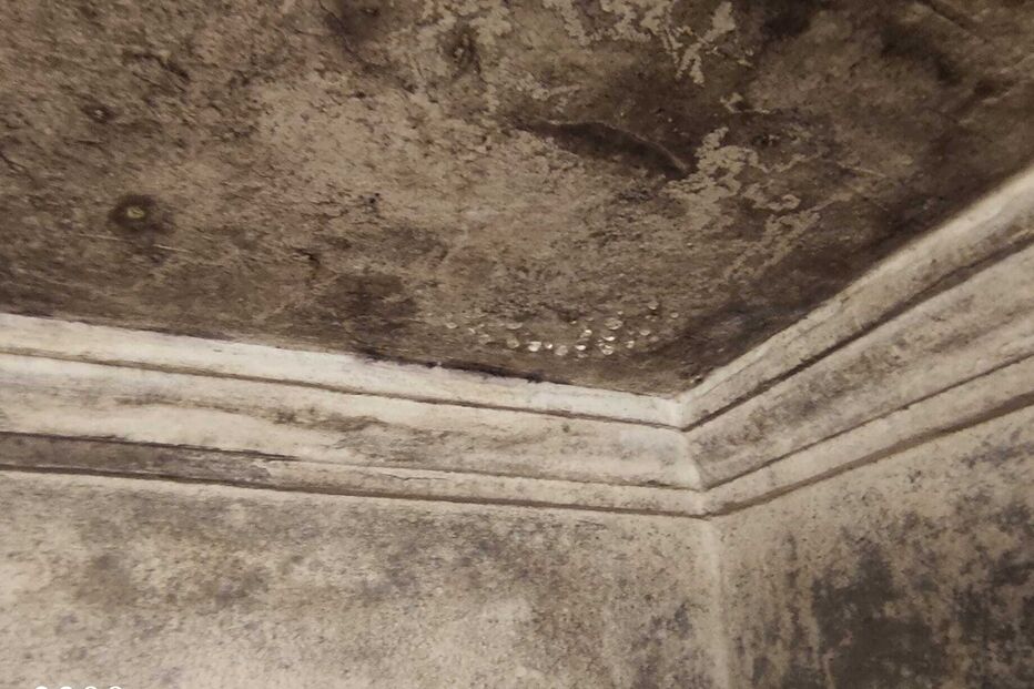 Prédio em risco de colapso preocupa moradores em Espinho