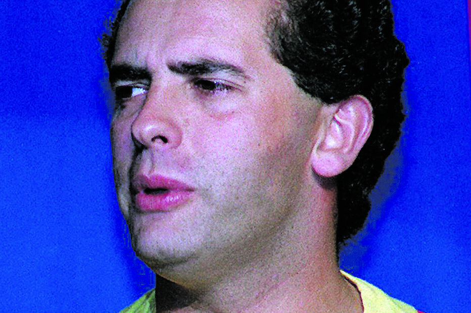 De suspensórios  vermelhos e t-shirt amarela, fez campanha por Sampaio nas legislativas de 1991, quando foi eleito deputado pela primeira vez