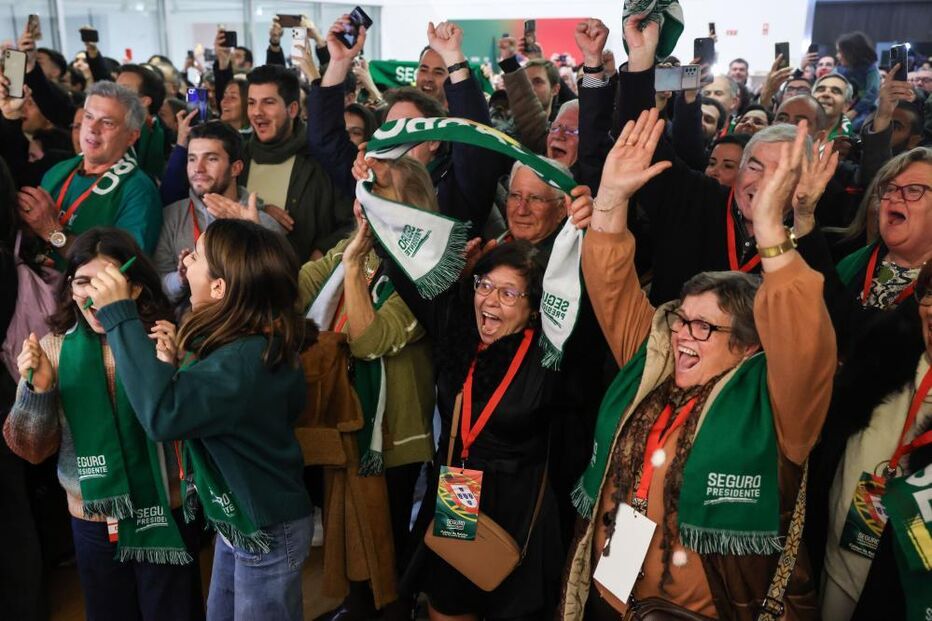Apoiantes de Seguro festejam a vitória do novo Presidente da República