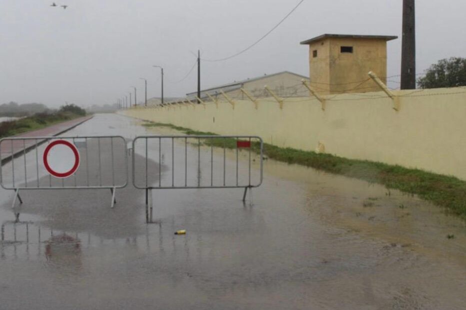 Regimento de Engenharia nº3 em Espinho inundado na sequência de um período de forte precipitação