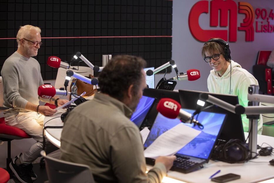 Estreia da radionovela de Eduardo Madeira na Rádio Correio da Manhã com Luciana Abreu