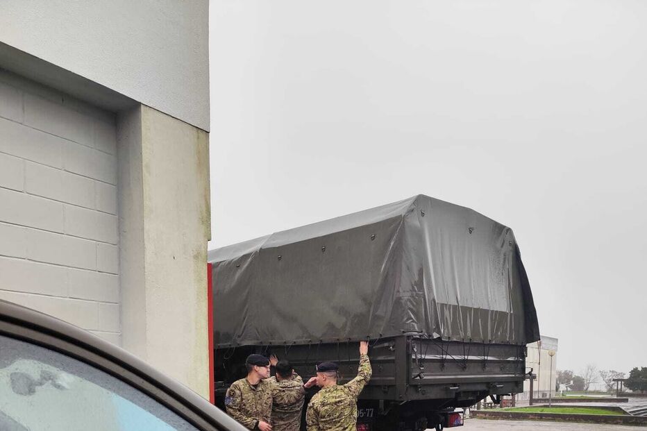 Está a ser montado um módulo de alojamento pelo Exército na escola de São Silvestre, em Coimbra