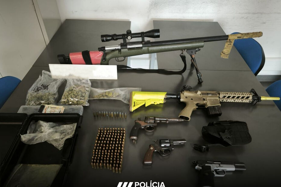 Apreensão de armas de fogo e estupefacientes pela Polícia de Segurança Pública