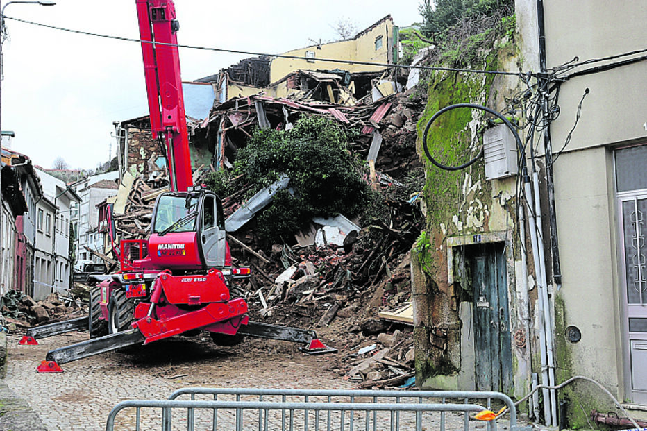 Barragens no limite devido a chuva persistente e avisos vermelhos nos rios Tejo e Mondego