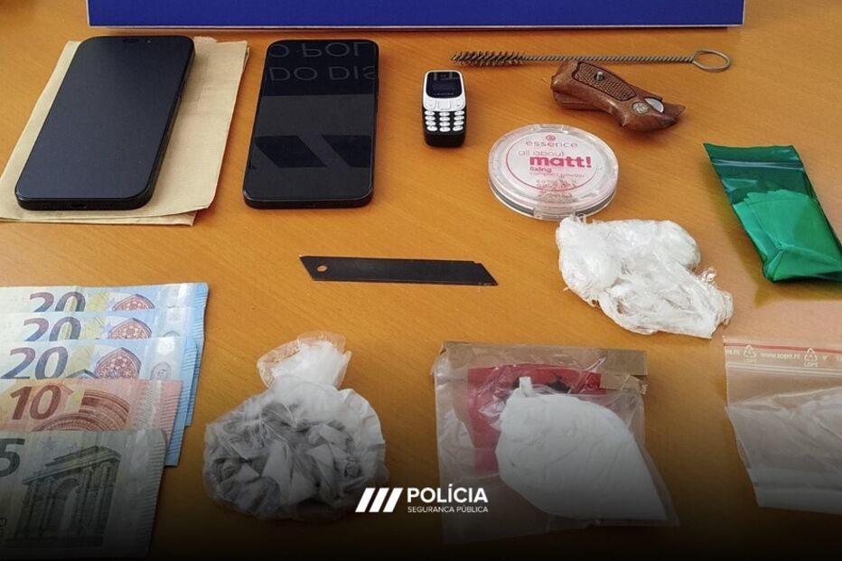 Quatro detidos por suspeita de envolvimento em tráfico de drogas e armas