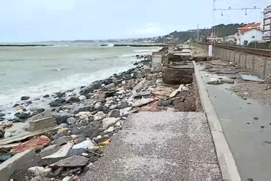 Destruição de parte do passadiço de Algés leva à interdição por tempo indeterminado