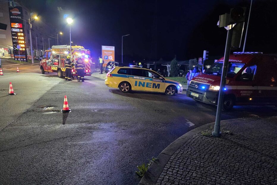 Cinco feridos em acidente entre dois carros em Ovar