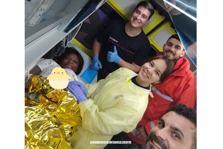 Bebé nasce em ambulância dos Bombeiros Voluntários de Alcoentre
