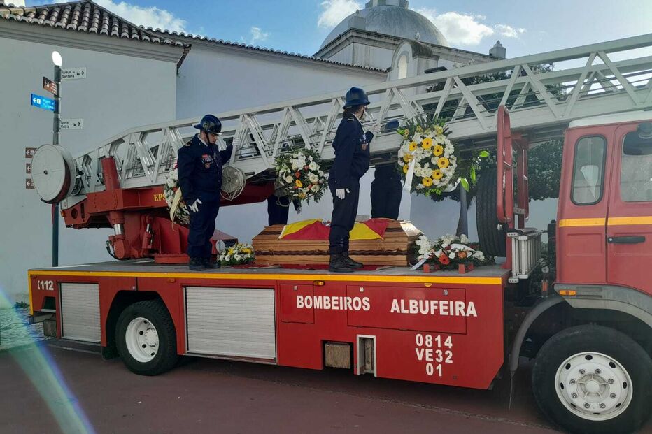 Multidão presente na despedida do antigo autarca de Albufeira