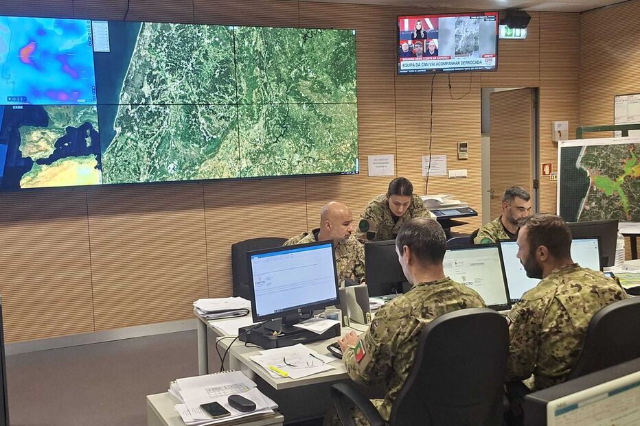 Exército usa o espaço para ajudar no socorro