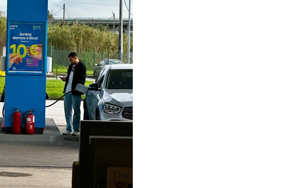 Pavlidis em bomba de gasolina