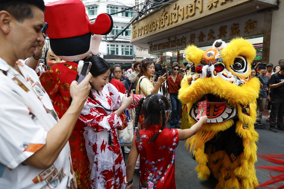 Celebrações marcam o Ano Novo Lunar com desfiles e tradições