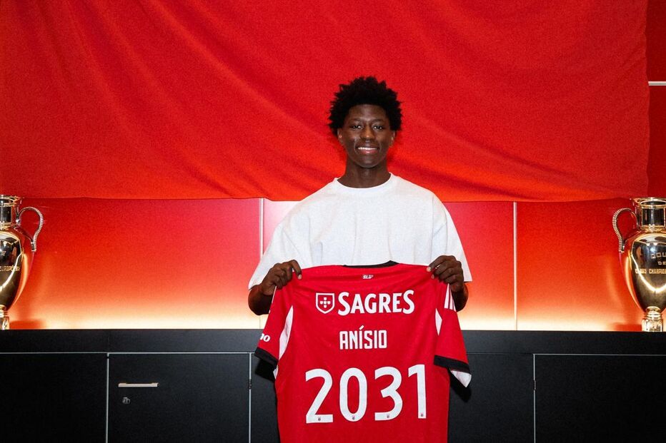 Anísio seguro por cinco épocas