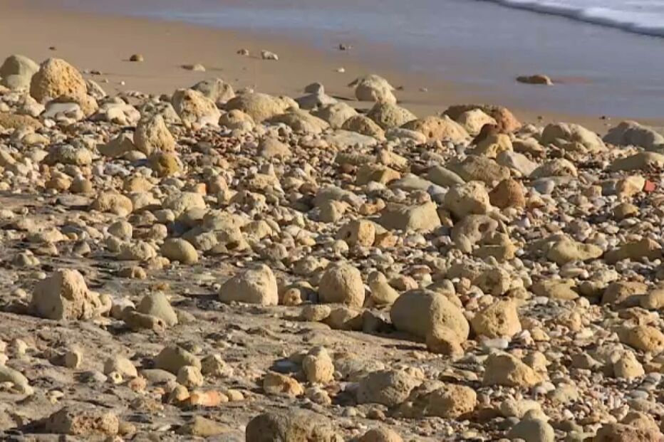 Praias do Algarve desgastadas pelo mau tempo