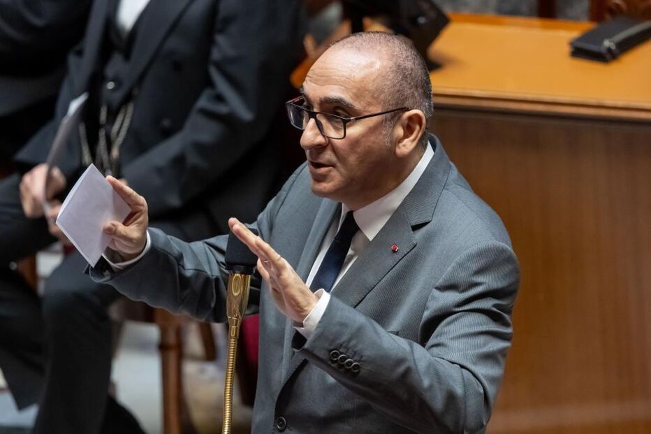 França e Argélia acordam relançar cooperação em segurança 