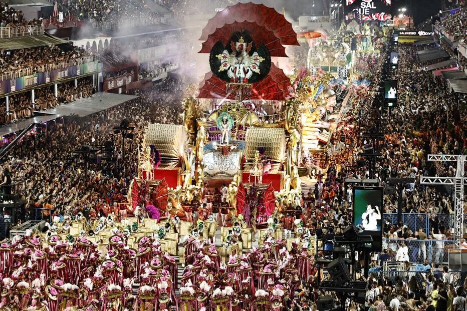 Juliana Paes volta ao Carnaval do Rio após 17 anos, com a bateria Viradouro