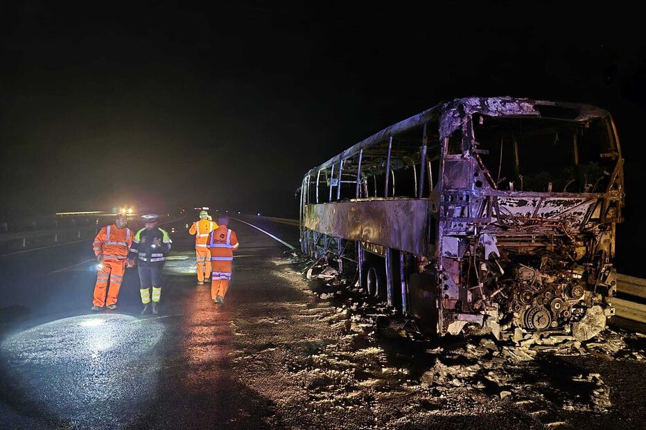 Autocarro com passageiros incendeia-se na A2 entre Almodôvar e São Bartolomeu de Messines