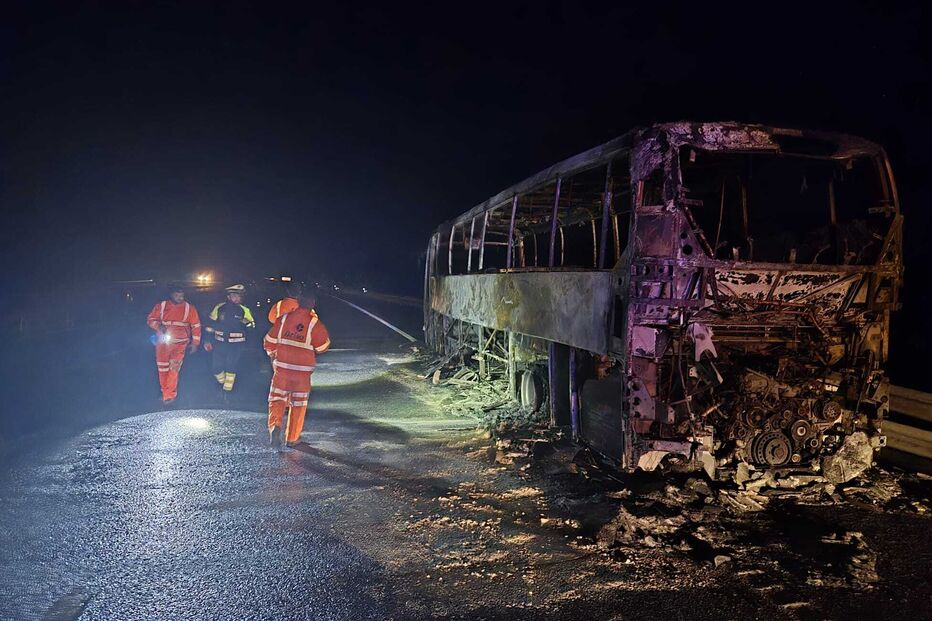Autocarro com passageiros incendeia-se na A2 entre Almodôvar e São Bartolomeu de Messines
