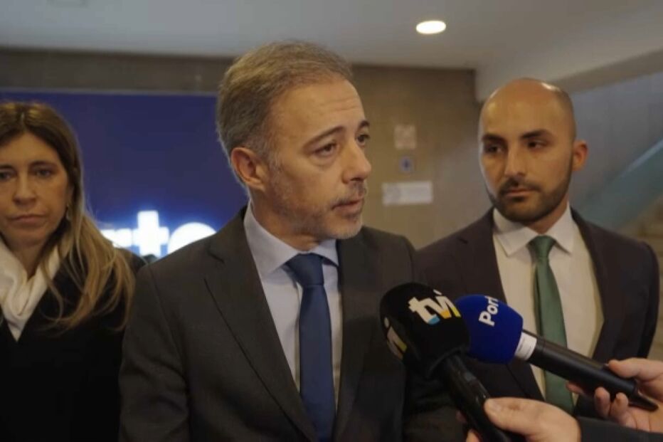 Autarca do Porto assume falhas no acompanhamento de idosa encontrada morta em casa