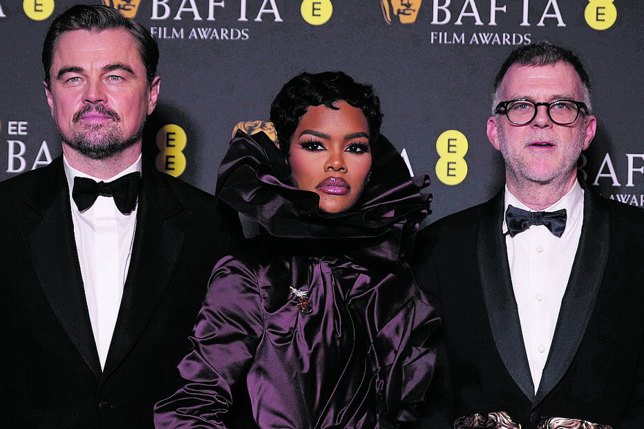 Os atores Leonardo DiCaprio e Teyana Taylor com o realizador Paul Thomas Anderson