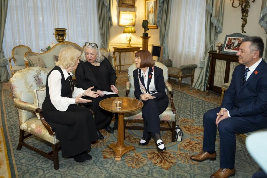 Rainha Camilla, Gisèle Pelicot e Jean-Loup Agopian