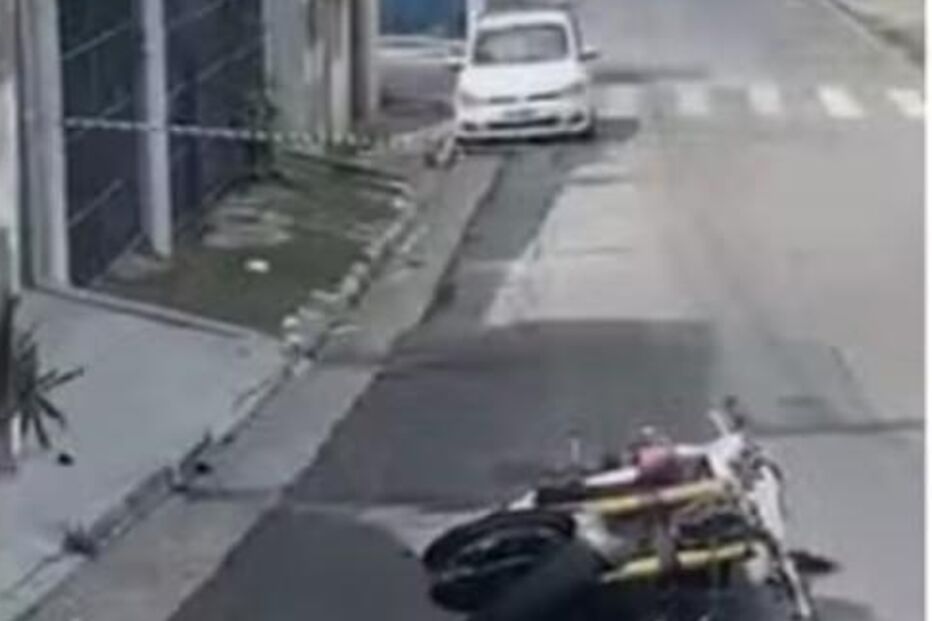 Cabo Diego Souza morre. Motocicleta envolvida no acidente