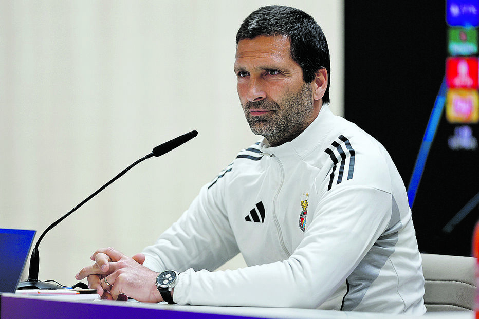 João Tralhão deu a cara na conferência de imprensa e estará hoje no banco