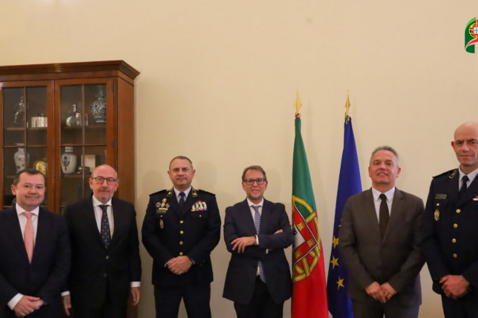 Ministro da Administração Interna reunido com Comandante-Geral da GNR e Diretor Nacional da PSP