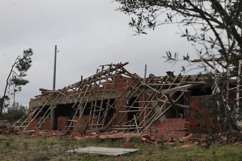 Emigrantes recuperam aos poucos casas afetadas pelo mau tempo no concelho de Ourém