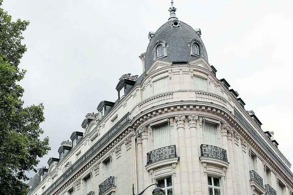 Prédio da Avenida Foch (22), em Paris, onde Epstein tinha casa 
