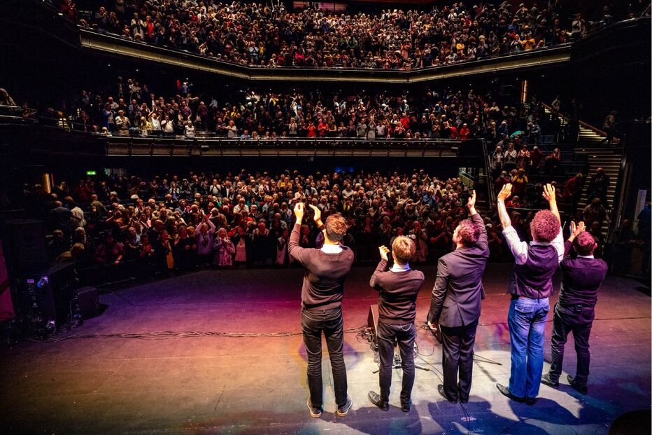 Plateia aplaude The Simon & Garfunkel Story em digressão por Portugal.
