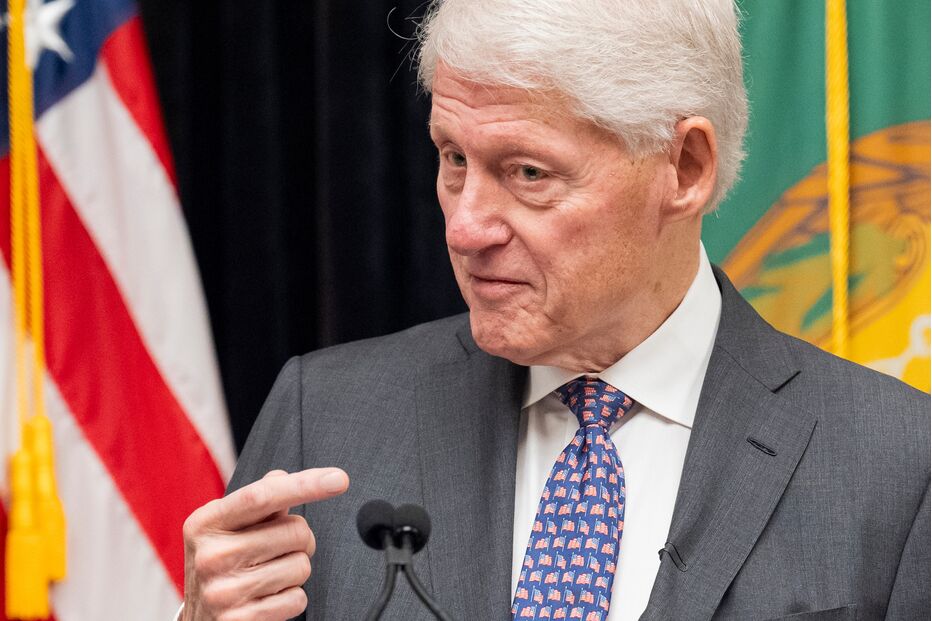 Bill Clinton nega irregularidades relacionadas com Epstein