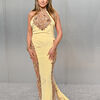 <![CDATA[ Topless e batatas fritas: Heidi Klum mostra dia de praia perfeito ]]>