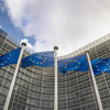 <![CDATA[ Bruxelas pede a nove países para levantarem controlos nas fronteiras internas ]]>