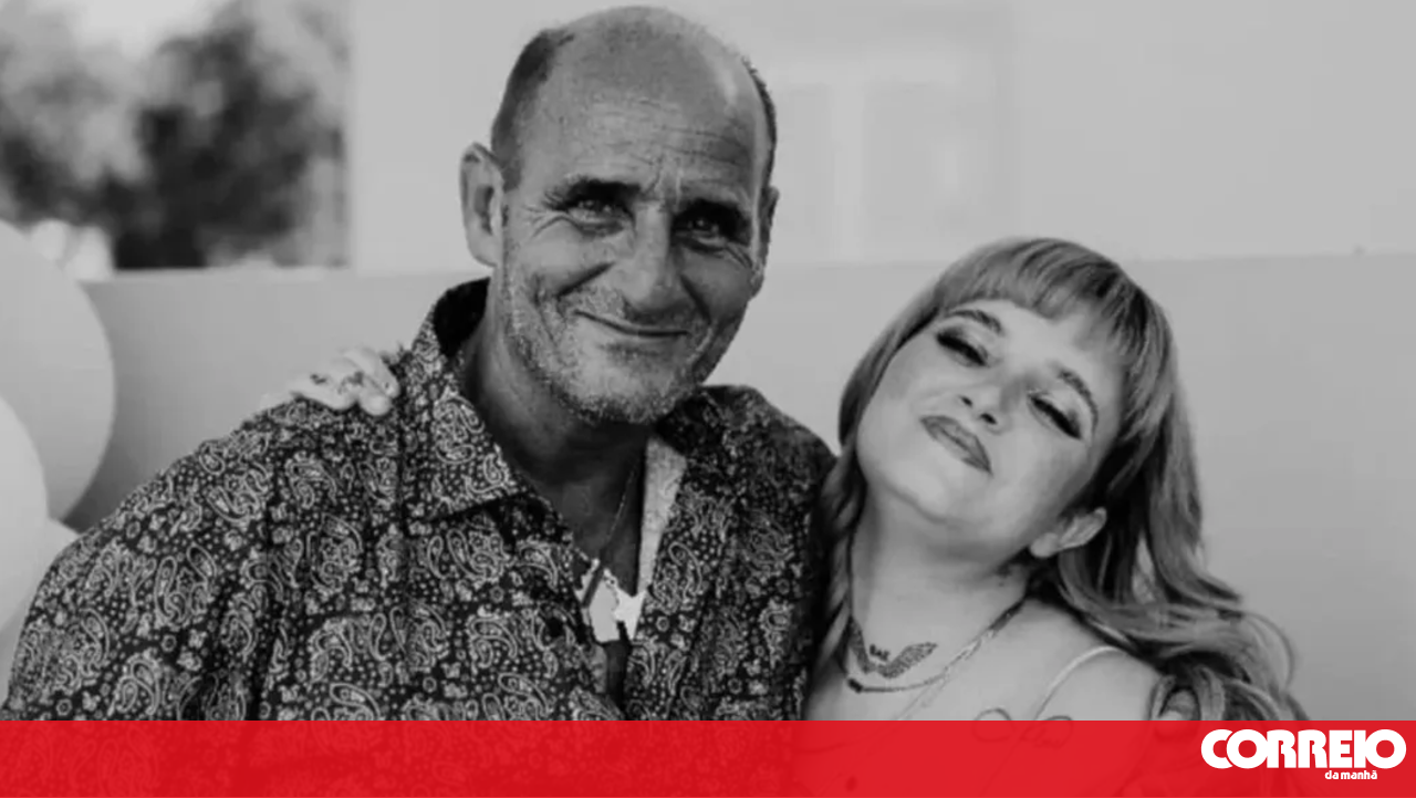 Carolina Deslandes' father introduces the singer's siblings and highlights their importance in the fight against drugs