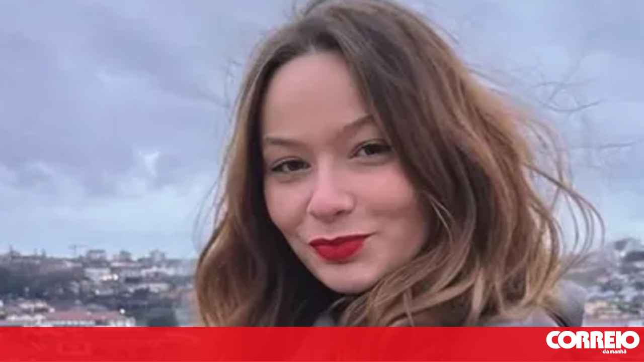 Love triangle: Bruno Savate sends a plane to Eva Pais