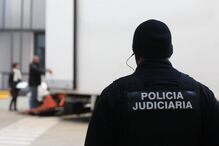 Quatro sapadores detidos por violarem colega durante sete anos em Seia. Homem sofreu abusos diariamente