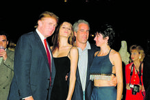 Donald Trump com Melania (ainda não era sua mulher), Jeffrey Epstein  e Ghislaine Maxwell no clube de Mar-a-Lago, em Palm Beach, Miami