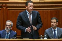 'Se o PS estivesse aqui sentado faria o mesmo': Montenegro reage a críticas sobre uso das Lajes no debate quinzenal