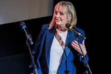 Twiggy, aos 76 anos, partilha segredos para se manter ativa e sem planos de reforma