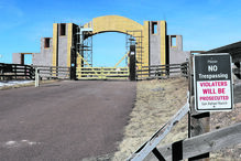 A entrada para o antigo Rancho Zoroo, entretanto vendido