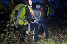 Equipa de resgate atua em ambiente noturno