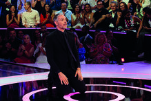 Cláudio Ramos na condução de um reality show