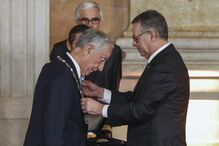 O novo Presidente da República, António José Seguro, condecora Marcelo Rebelo de Sousa