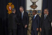 O Presidente da República, António José Seguro, cumprimenta os altos dignatários no Palácio de Belém