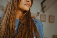 Sara Carbonero preocupa fãs após foto com pulseira hospitalar