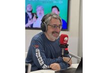 Nuno Markl emociona-se no regresso à Rádio Comercial, no aniversário da estação