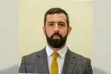 Ex-adjunto de antigo ministro do Ambiente detido por fugir à polícia e dar cabeçada a agente