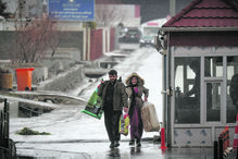 Iranianos cruzam a fronteira entre o Irão e o Curdistão iraquiano