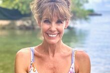  Alexandra Paul